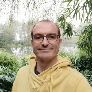 Cédric AUDEBERT thérapeute Manuel Spécialiste Méthode POYET Soulagez vos douleurs avec la méthode Poyet et mes autres approches complémentaires qui soulagent votre physique et votre émotionnel pour un mieux être durable. méthode poyet, clermont-ferrand, spécialiste méthode Poyet, Poyet thérapie manuelle, Poyet osteo, méthode poyet formation, kinesthesie, couper le feu, douleurs physiques, emotionnel